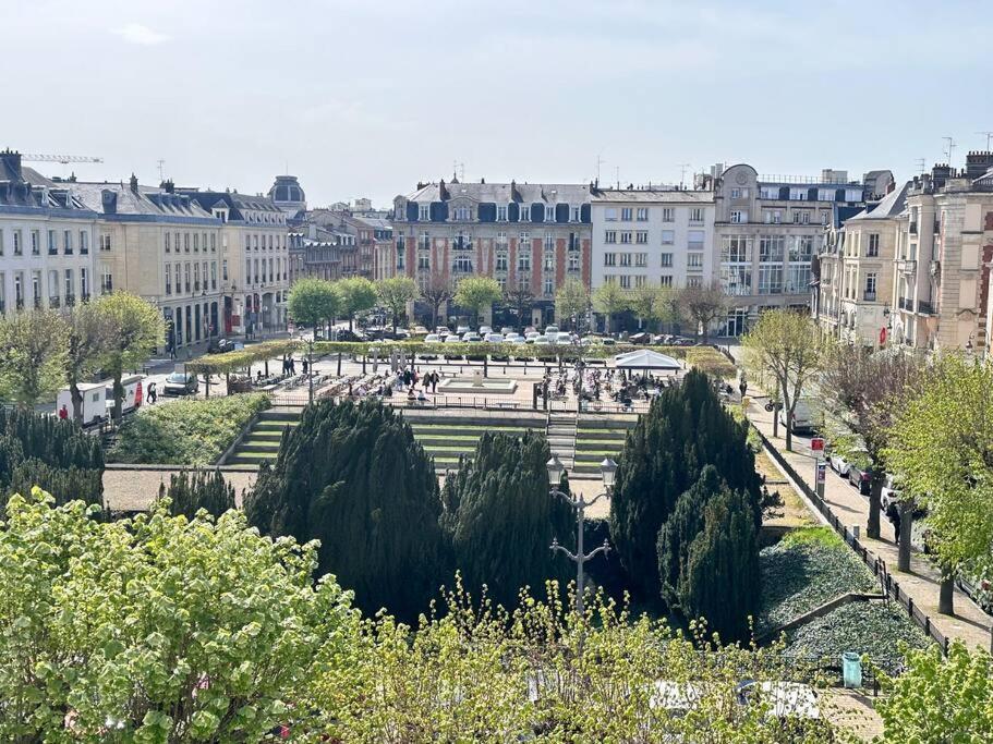 Forum Champagne Grand T2 Climatise Vue Cathedrale Реймс Экстерьер фото
